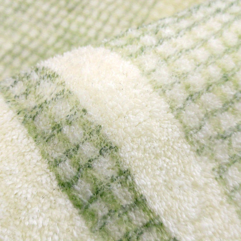 Luxurious and soft synthetic sheepskin rug