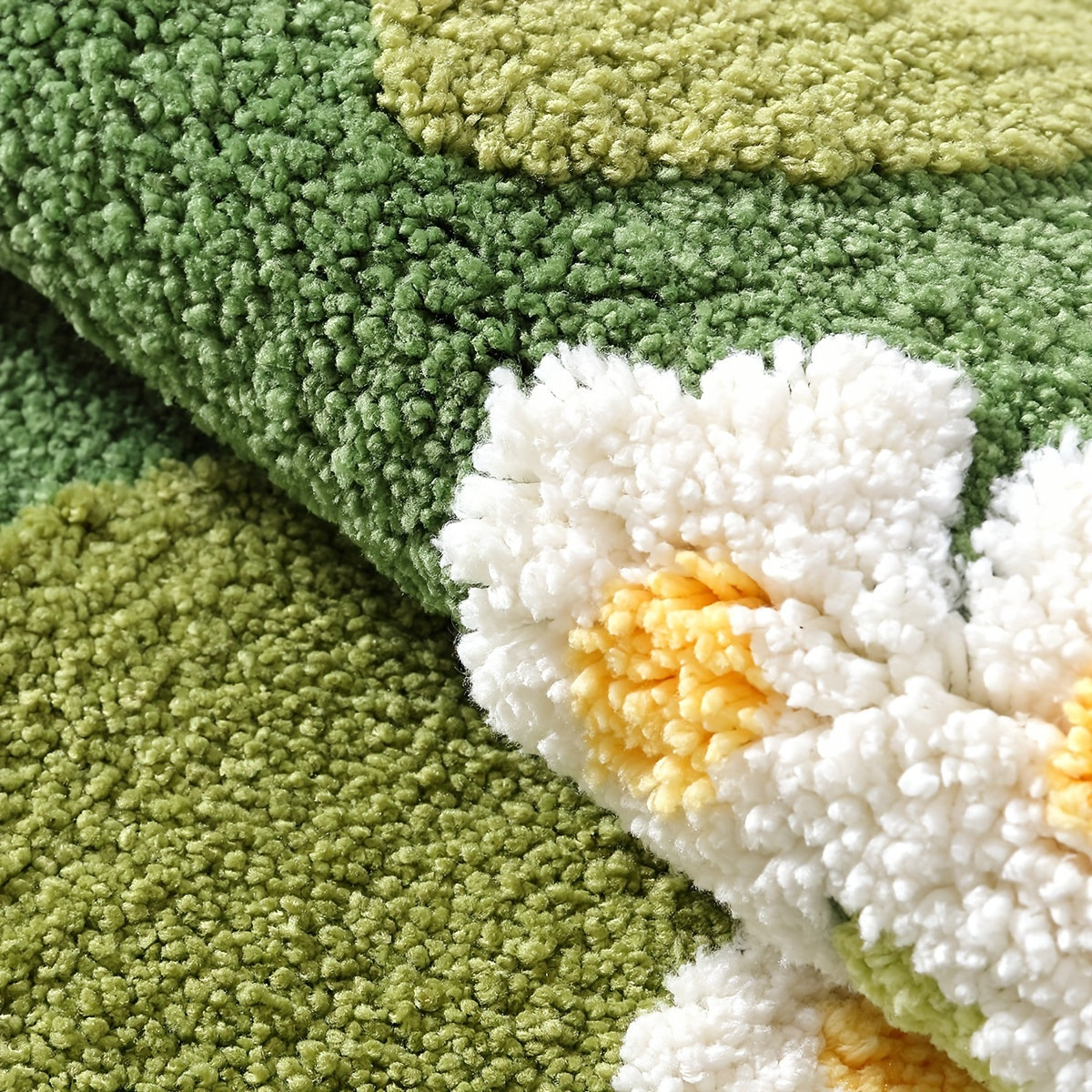 Comfortable oval floral green rug